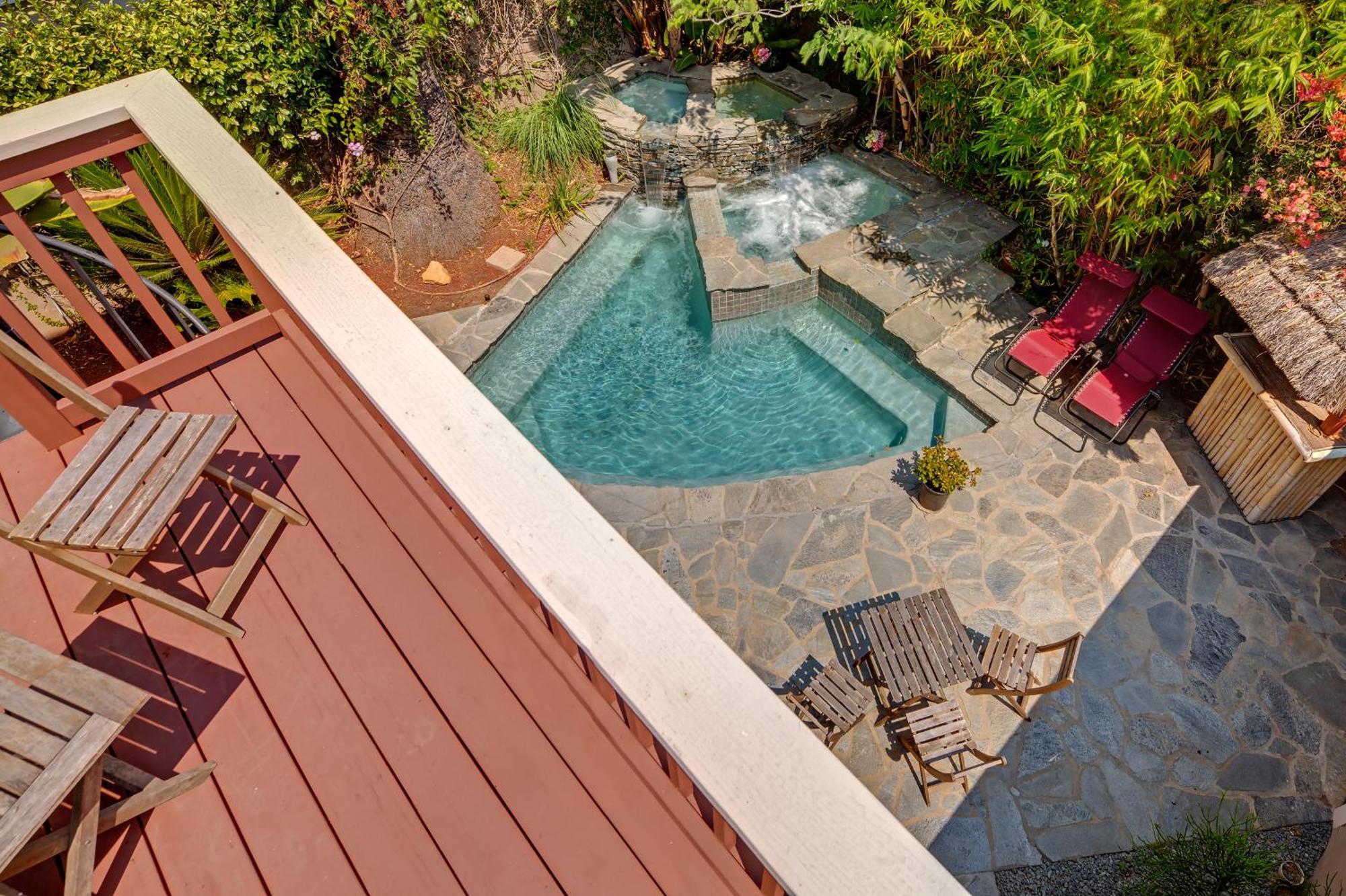 Homestay Pool - Entire Guest - Private Entrance *